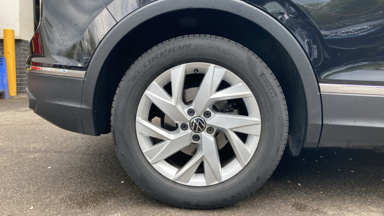 Volkswagen Tiguan 1.5 TSI 150 Life 5dr DSG Petrol Estate